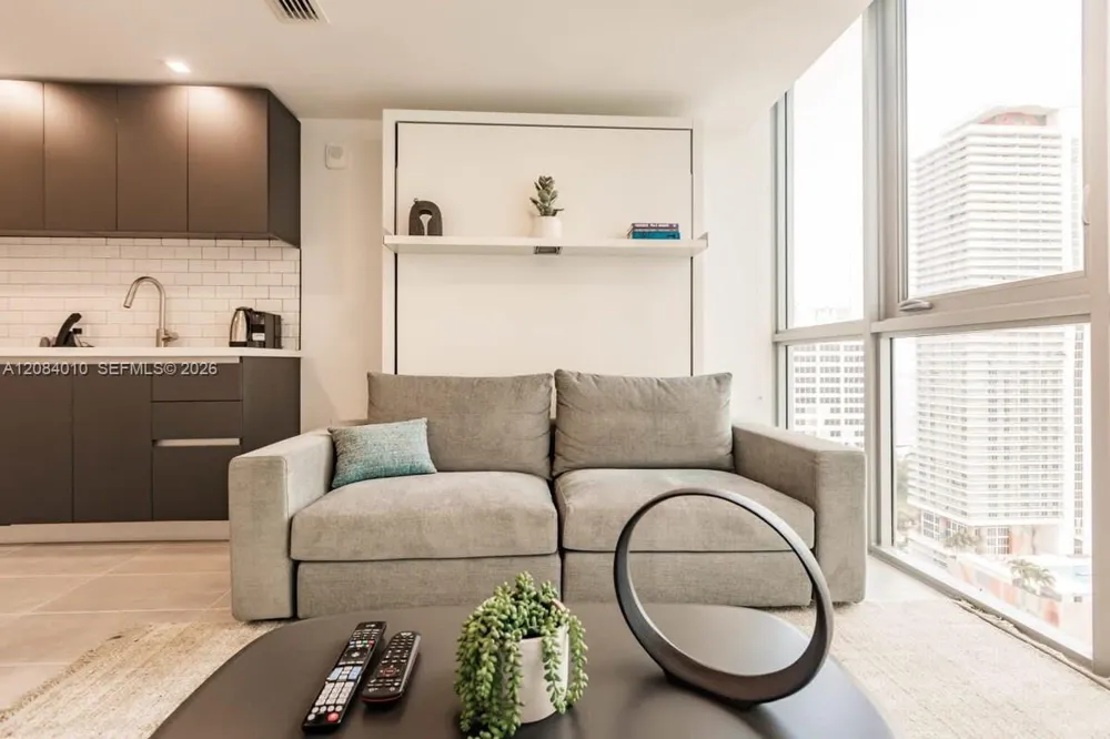 227 NE 2nd St #3001 Miami, FL 33132