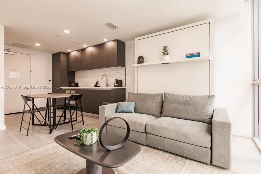 227 NE 2nd St #3001 Miami, FL 33132