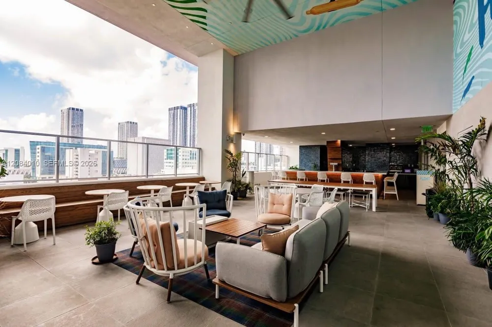 227 NE 2nd St #3001 Miami, FL 33132