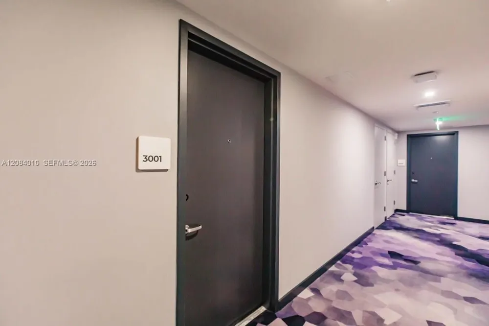 227 NE 2nd St #3001 Miami, FL 33132