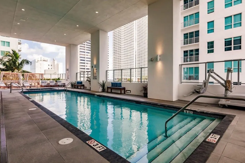 227 NE 2nd St #3001 Miami, FL 33132