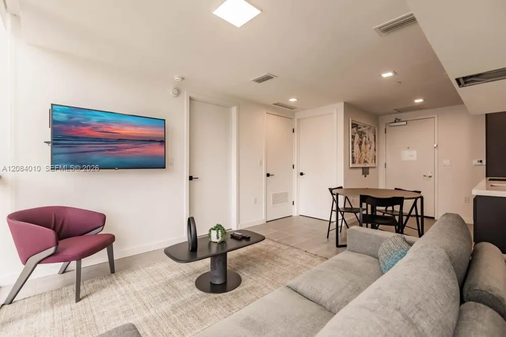 227 NE 2nd St #3001 Miami, FL 33132