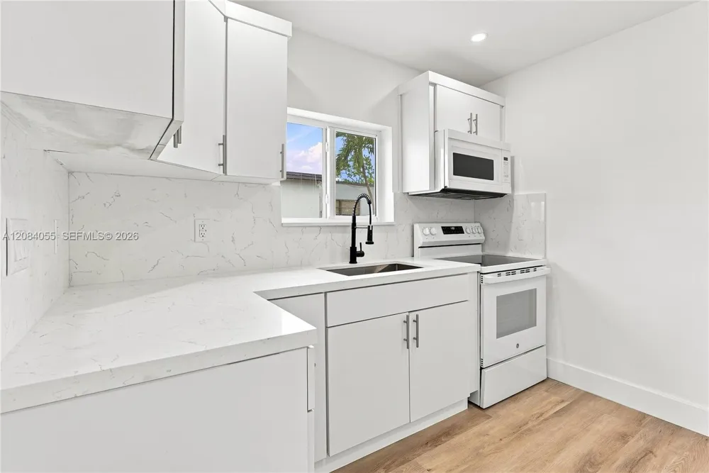 4795 E 8th Ct Hialeah, FL 33013