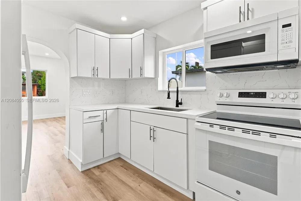 4795 E 8th Ct Hialeah, FL 33013