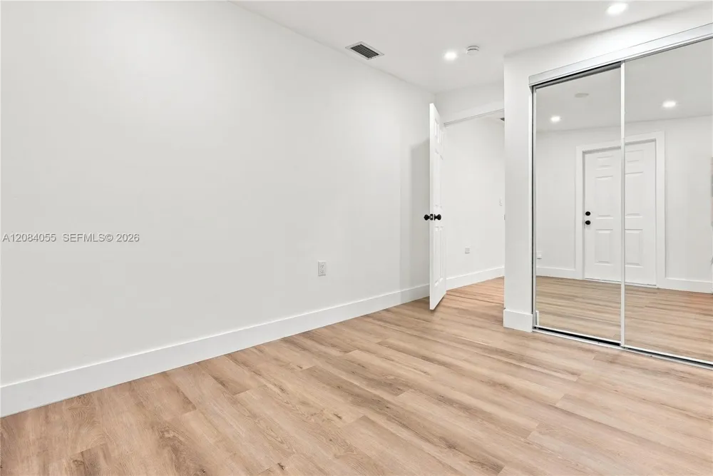 4795 E 8th Ct Hialeah, FL 33013