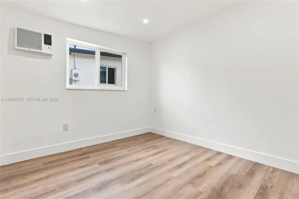 4795 E 8th Ct Hialeah, FL 33013