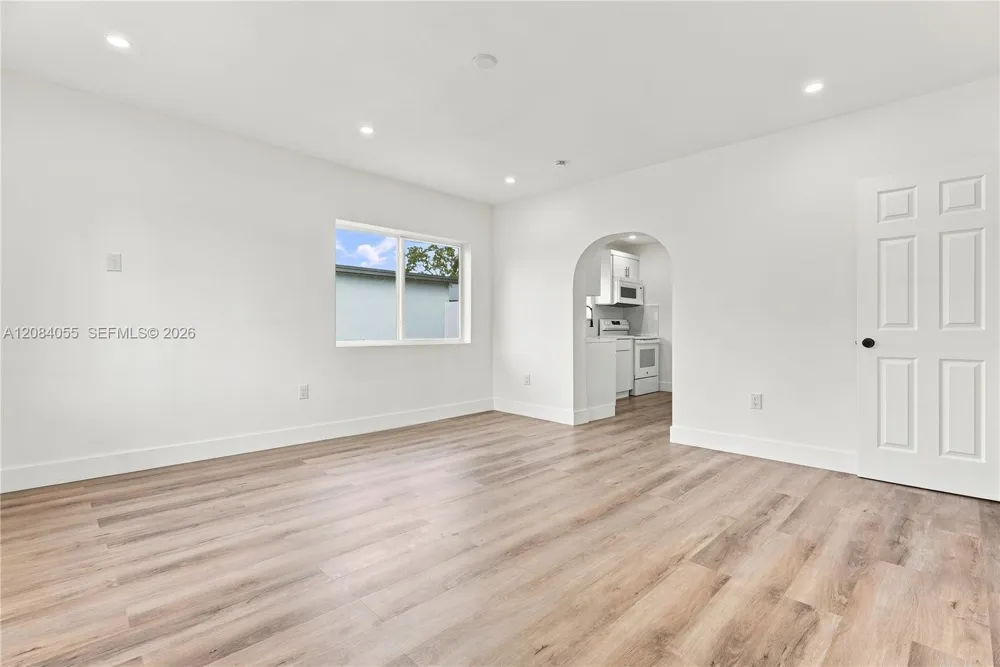 4795 E 8th Ct Hialeah, FL 33013