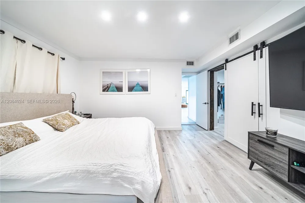 1301 Funston St Hollywood, FL 33019