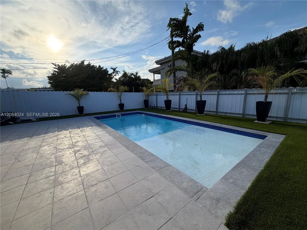 1301 Funston St Hollywood, FL 33019