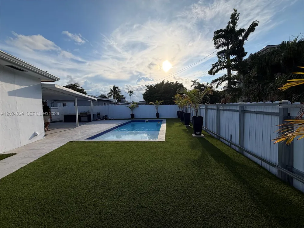 1301 Funston St Hollywood, FL 33019