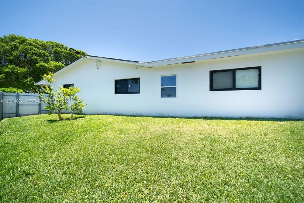 1301 Funston St Hollywood, FL 33019