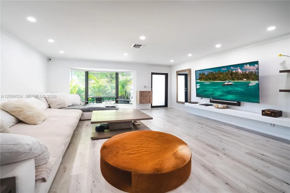 1301 Funston St Hollywood, FL 33019