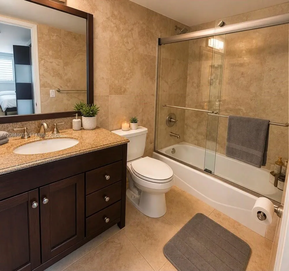 5880 Collins Ave #903 Miami Beach, FL 33140