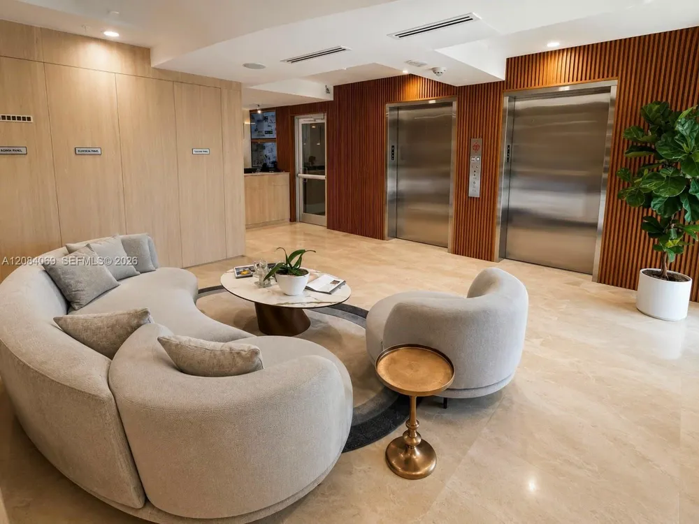 5880 Collins Ave #903 Miami Beach, FL 33140