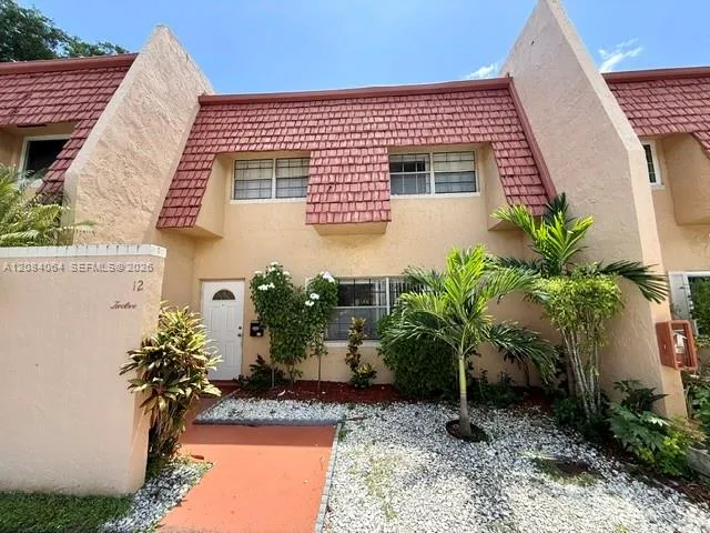 12 Meacham Ln #12 Tamarac, FL 33319