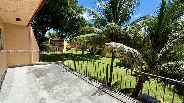 12 Meacham Ln #12 Tamarac, FL 33319