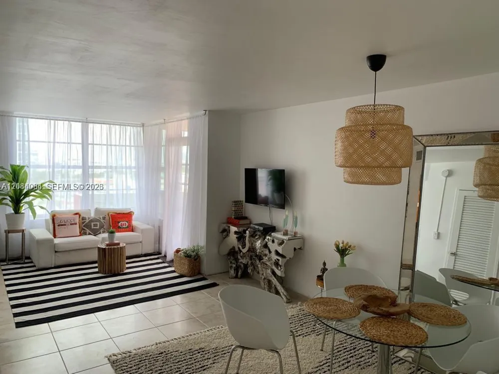 2899 SW Collins Ave #1016 Miami Beach, FL 33140