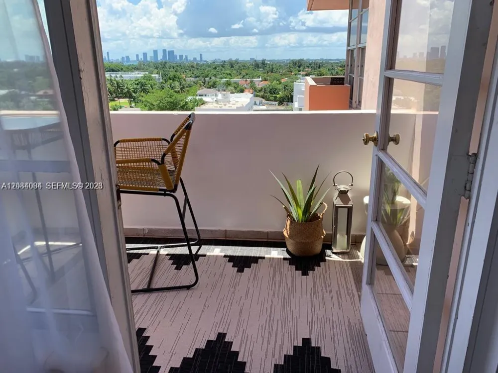 2899 SW Collins Ave #1016 Miami Beach, FL 33140