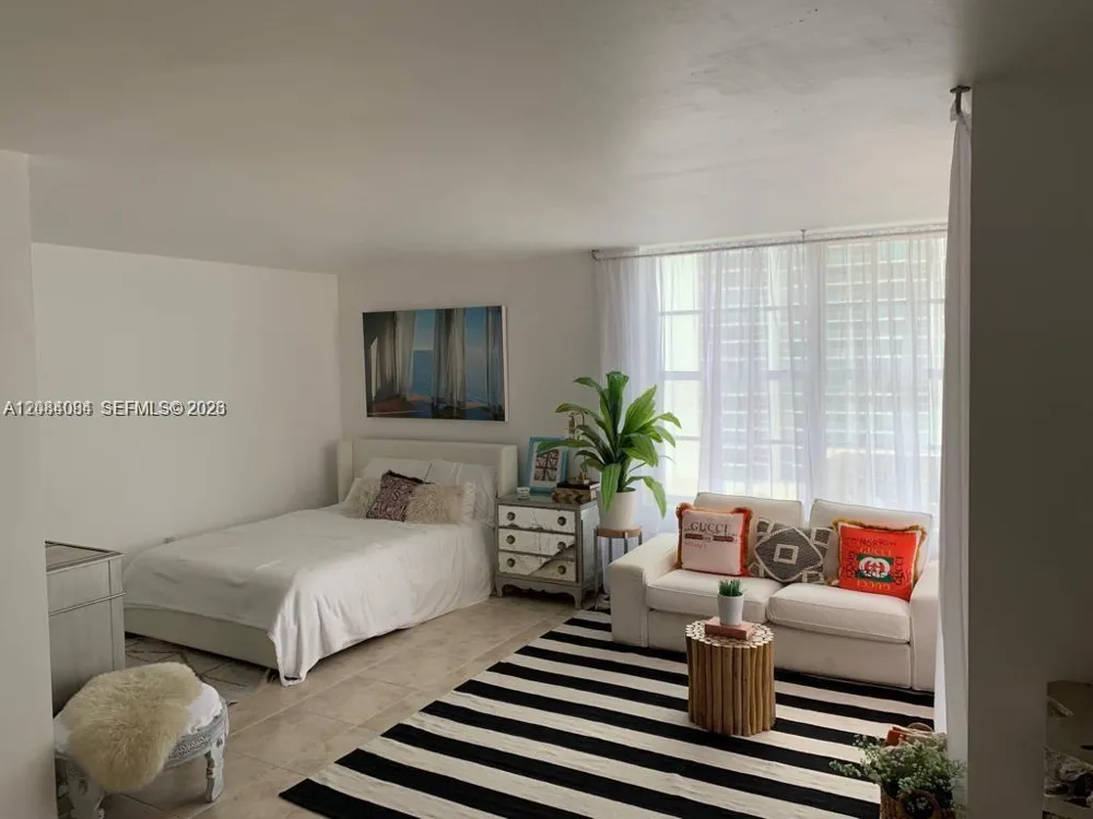 2899 SW Collins Ave #1016 Miami Beach, FL 33140