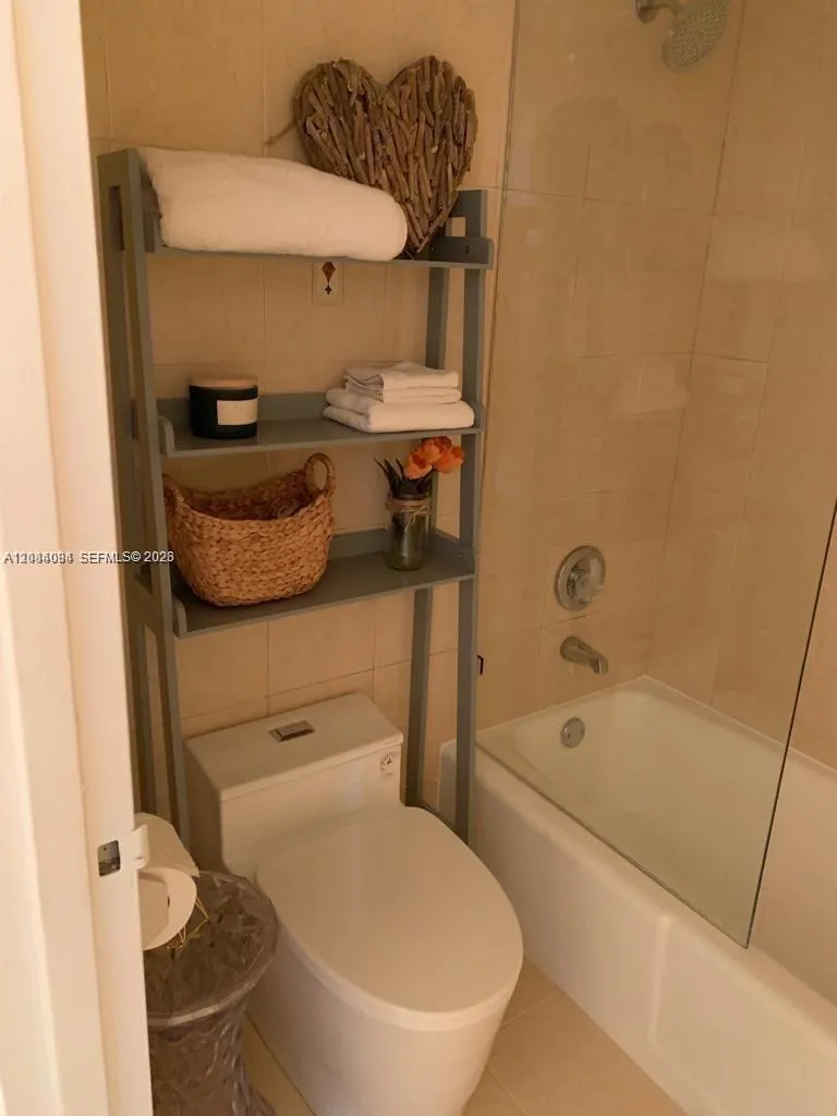 2899 SW Collins Ave #1016 Miami Beach, FL 33140