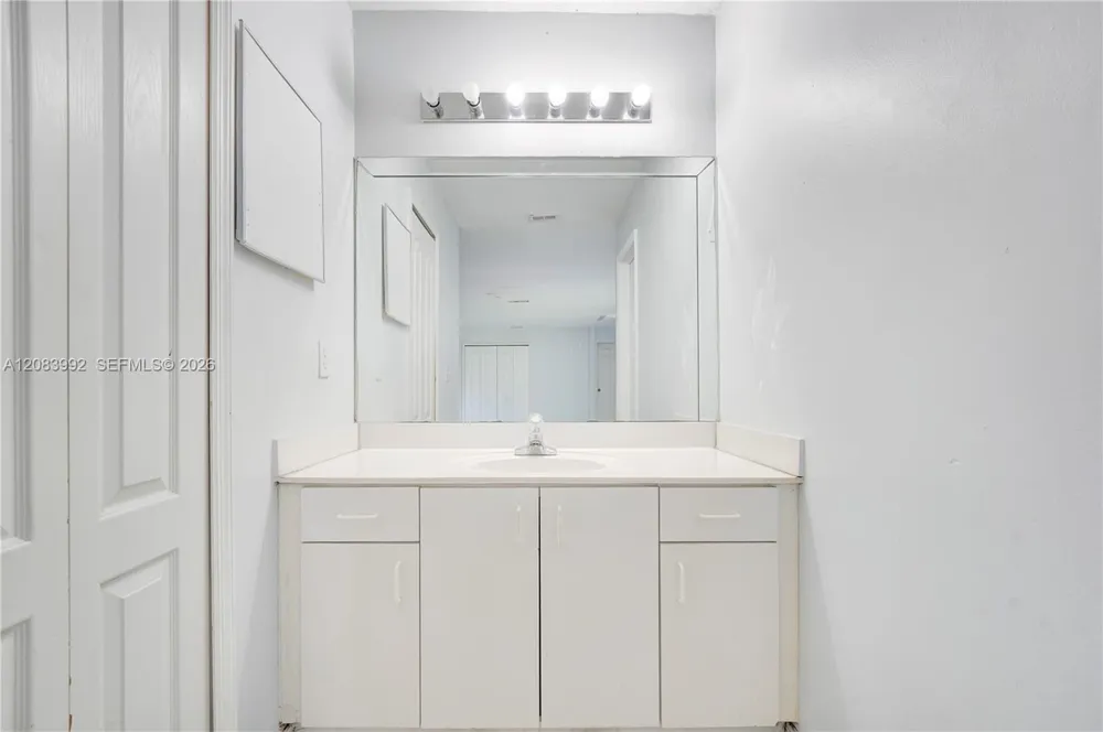 15421 SW 177th Ter Miami, FL 33187