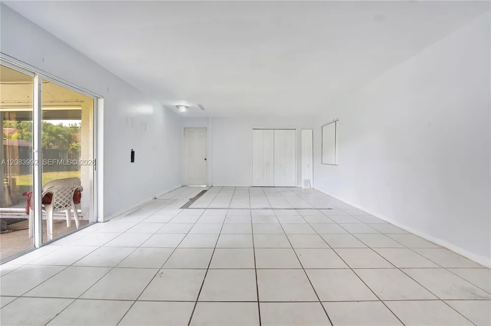 15421 SW 177th Ter Miami, FL 33187