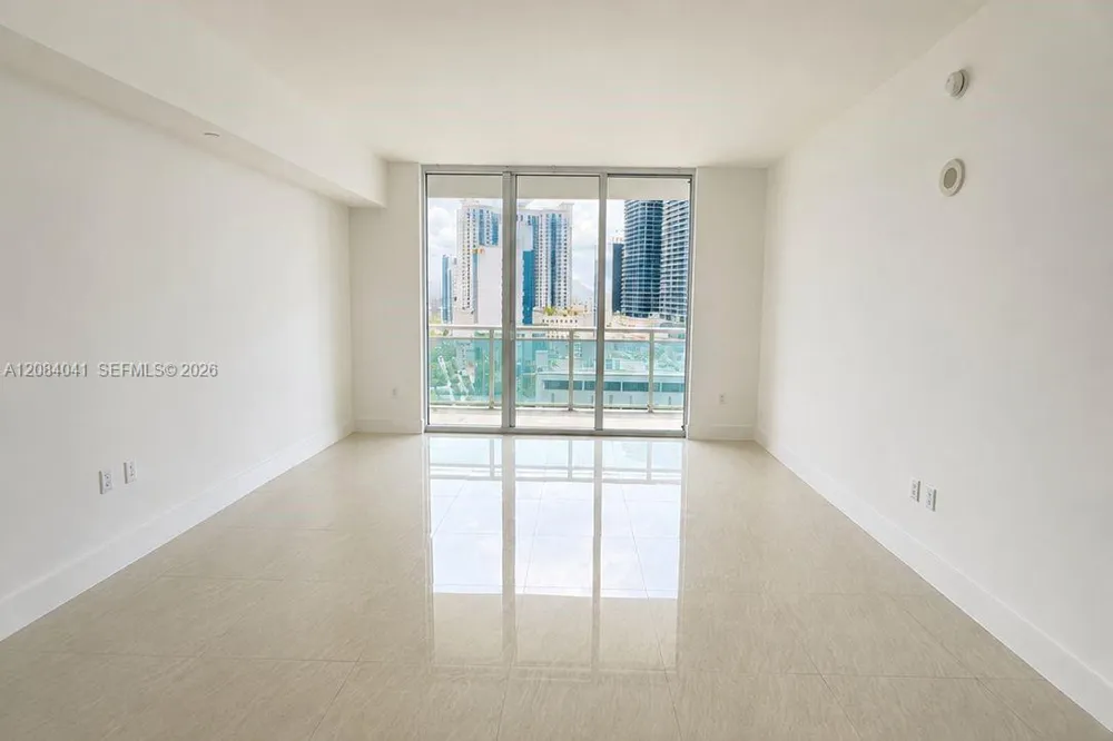951 Brickell Ave #1609 Miami, FL 33131