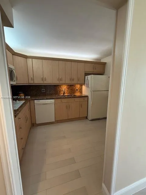 16491 Blatt Blvd #104 Weston, FL 33326