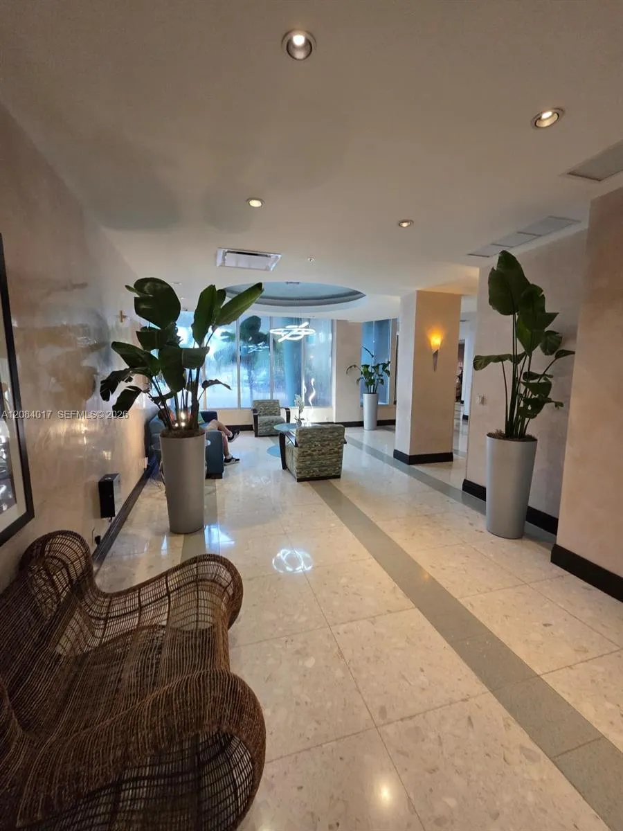 3801 S Ocean Dr #14U Hollywood, FL 33019
