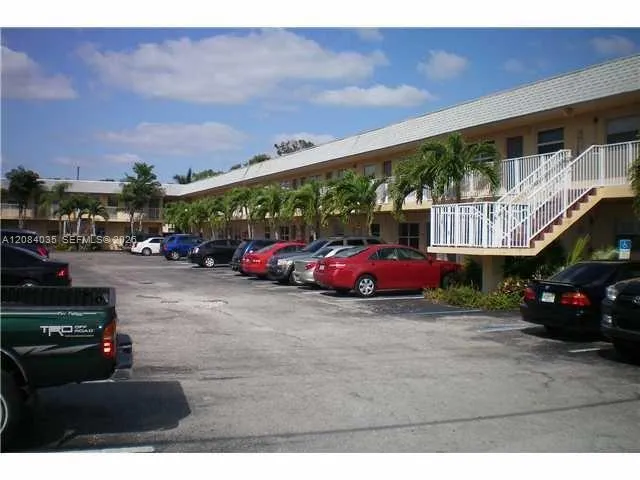 4071 Dixie Hwy #11 Oakland Park, FL 33334