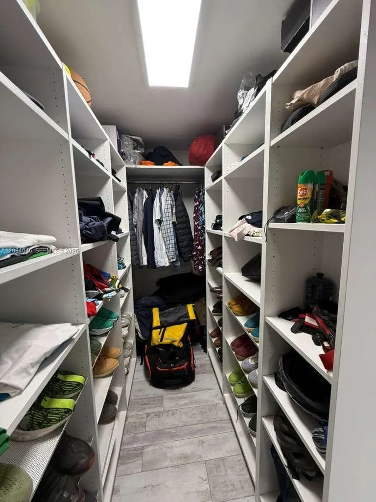13499 Biscayne Blvd #1414 North Miami, FL 33181