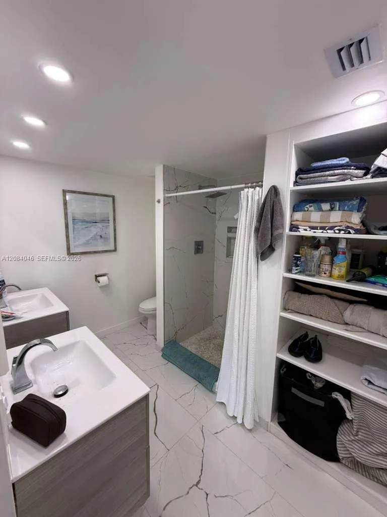 13499 Biscayne Blvd #1414 North Miami, FL 33181