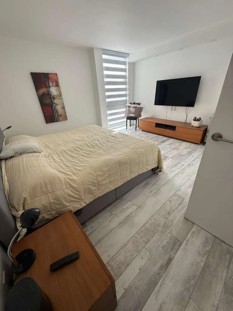 13499 Biscayne Blvd #1414 North Miami, FL 33181