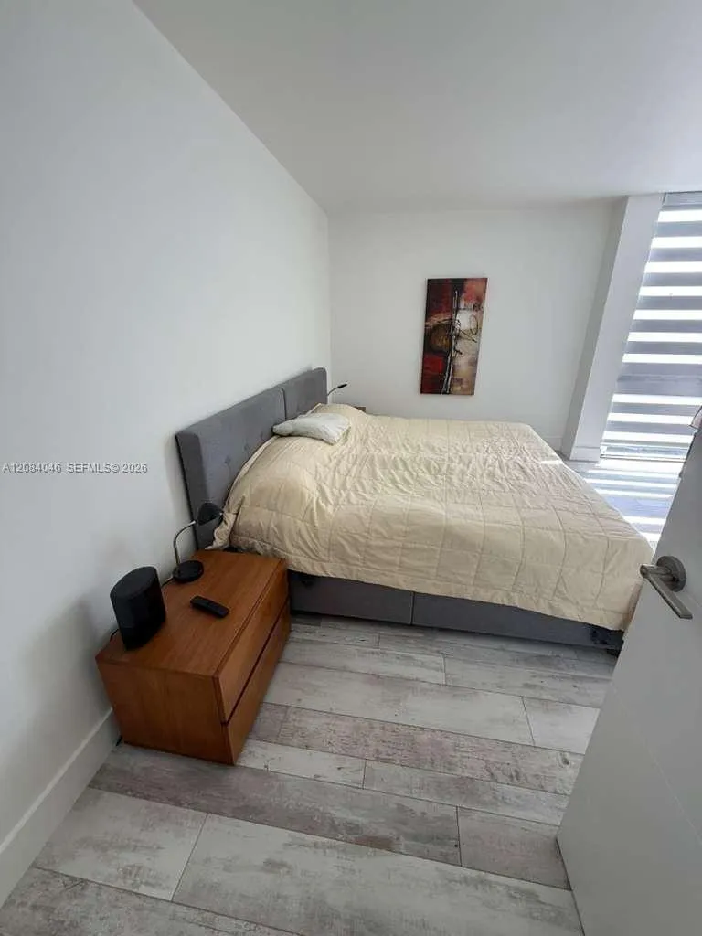 13499 Biscayne Blvd #1414 North Miami, FL 33181