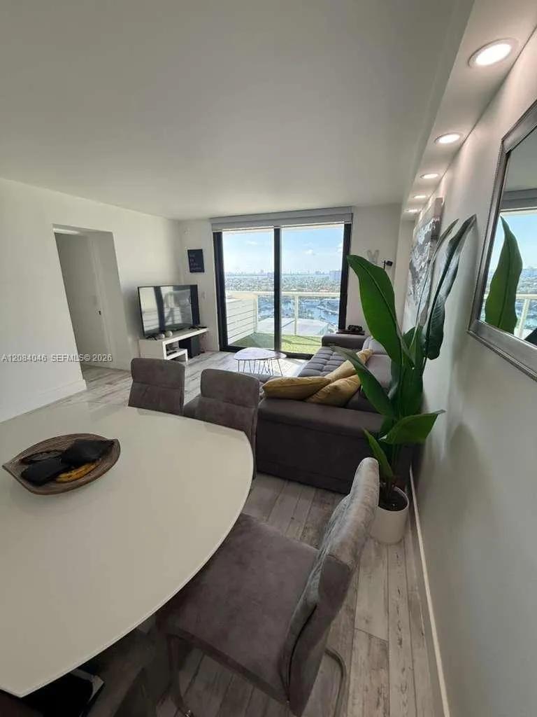 13499 Biscayne Blvd #1414 North Miami, FL 33181