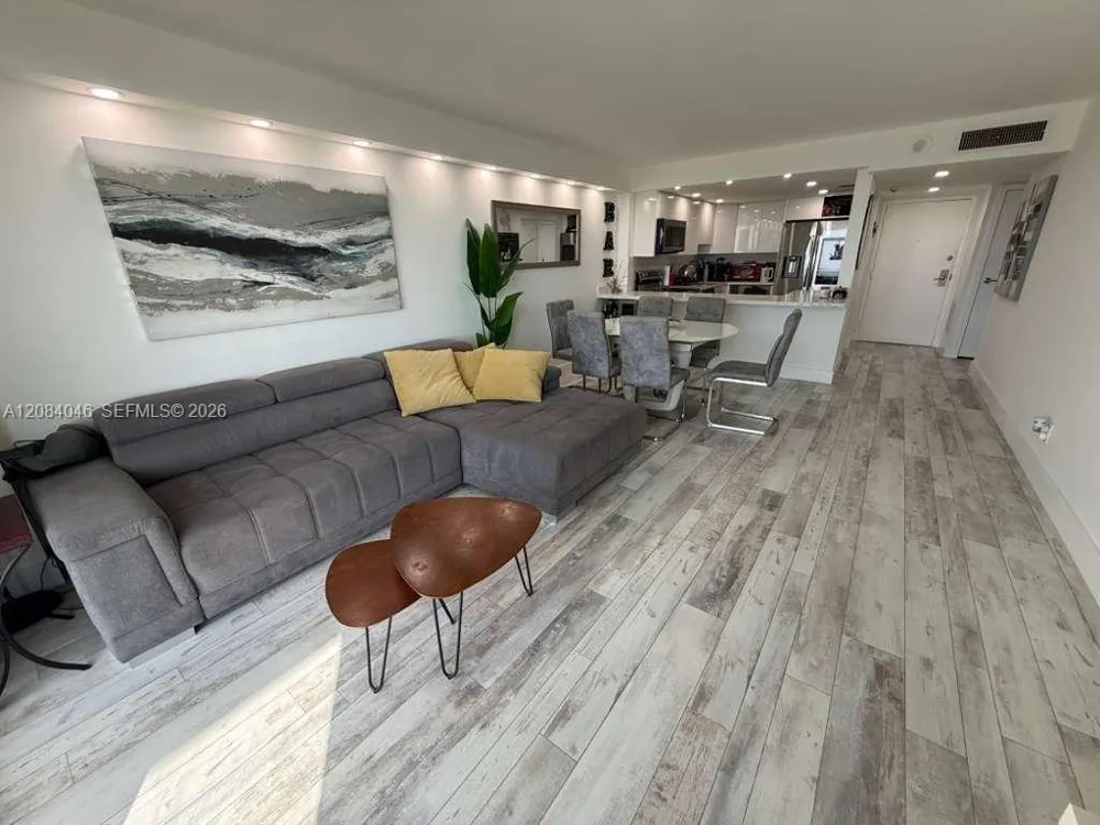 13499 Biscayne Blvd #1414 North Miami, FL 33181