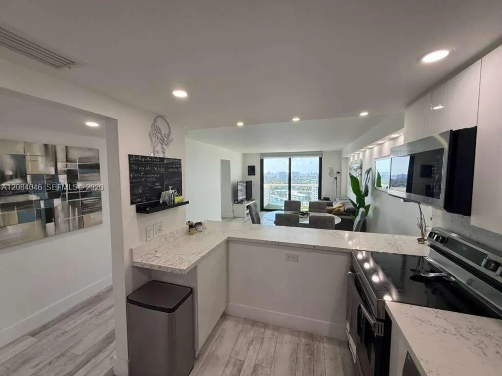 13499 Biscayne Blvd #1414 North Miami, FL 33181