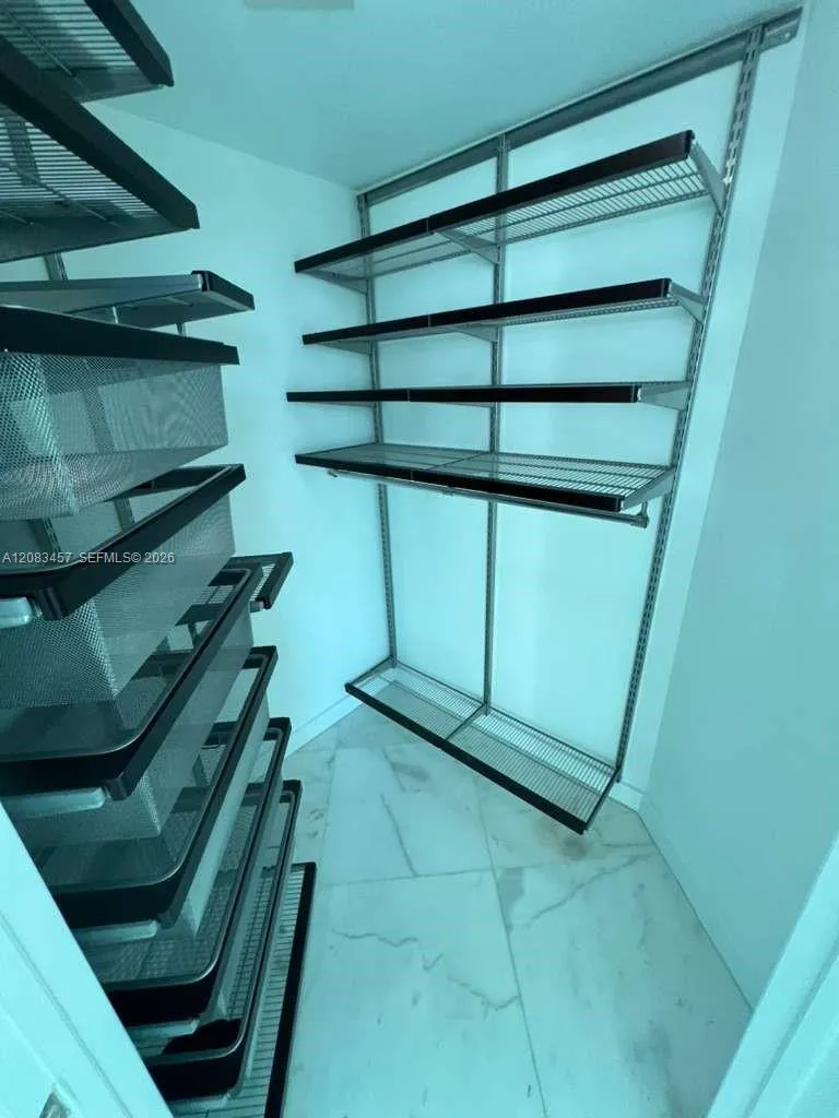 55 SE 6th St #2101 Miami, FL 33131