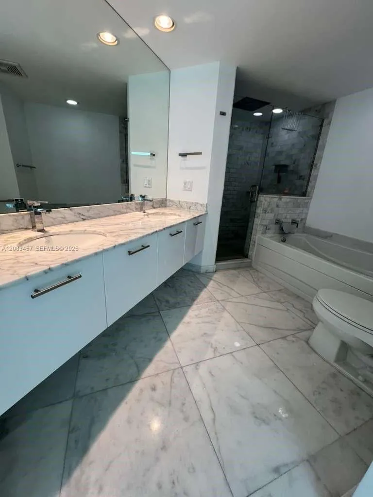55 SE 6th St #2101 Miami, FL 33131