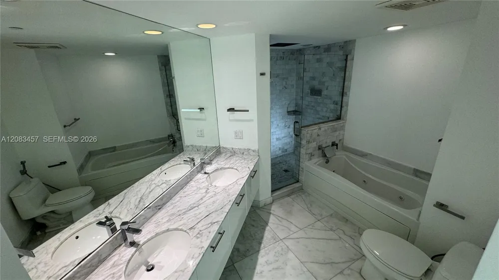 55 SE 6th St #2101 Miami, FL 33131