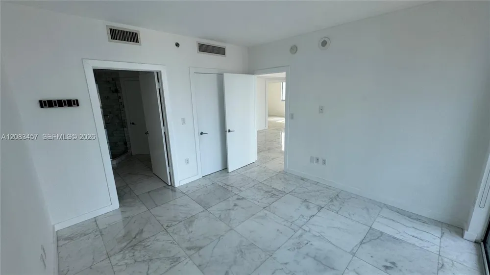 55 SE 6th St #2101 Miami, FL 33131