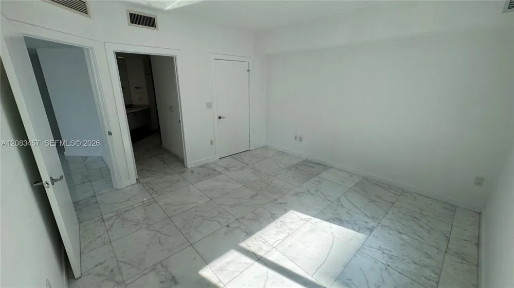 55 SE 6th St #2101 Miami, FL 33131