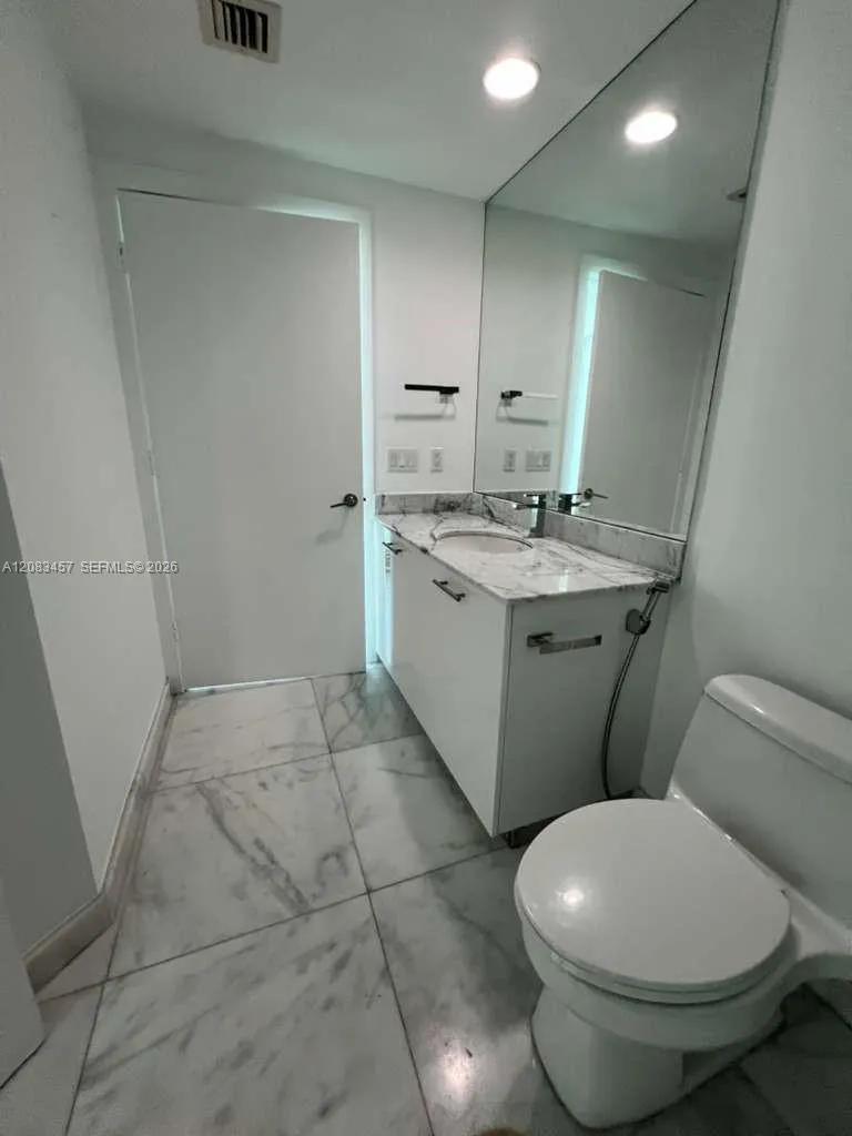 55 SE 6th St #2101 Miami, FL 33131