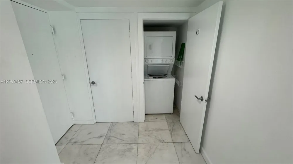 55 SE 6th St #2101 Miami, FL 33131