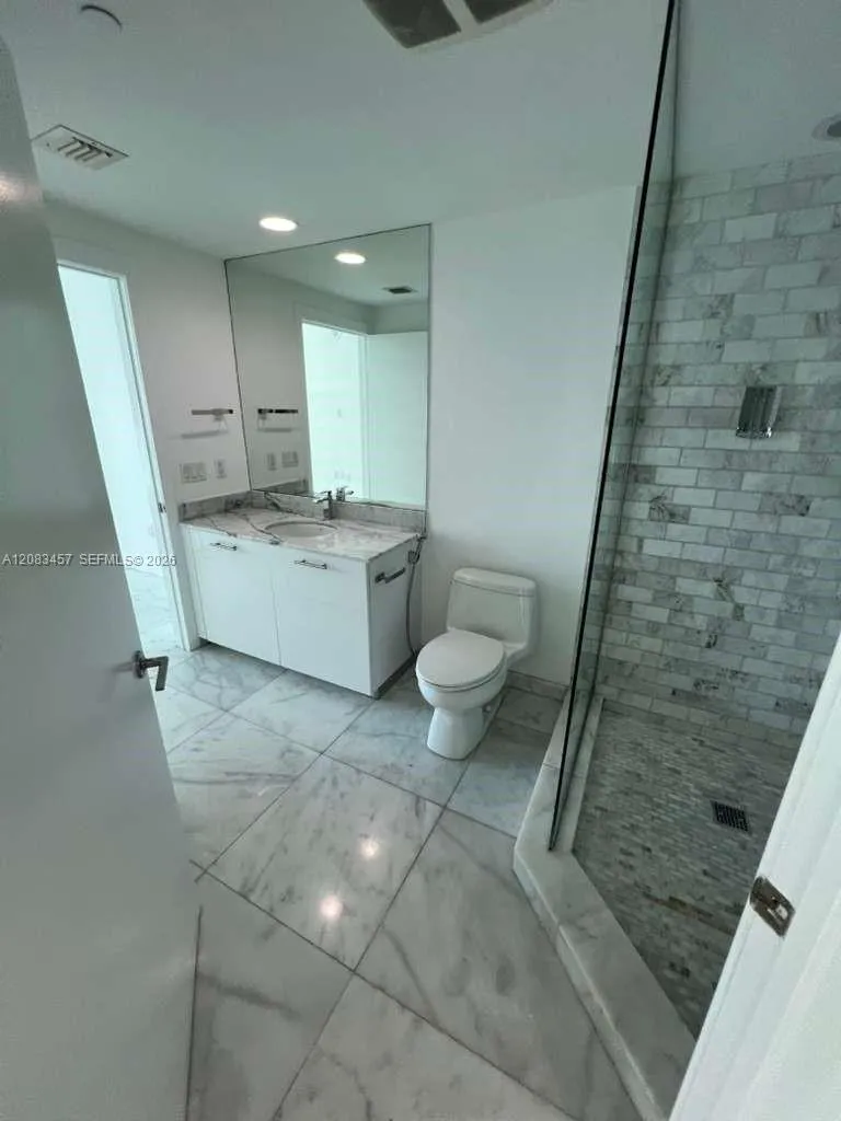 55 SE 6th St #2101 Miami, FL 33131