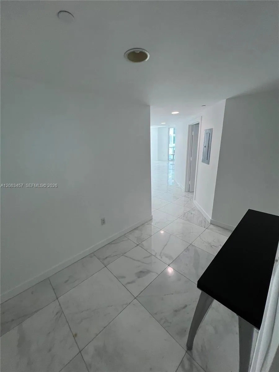 55 SE 6th St #2101 Miami, FL 33131