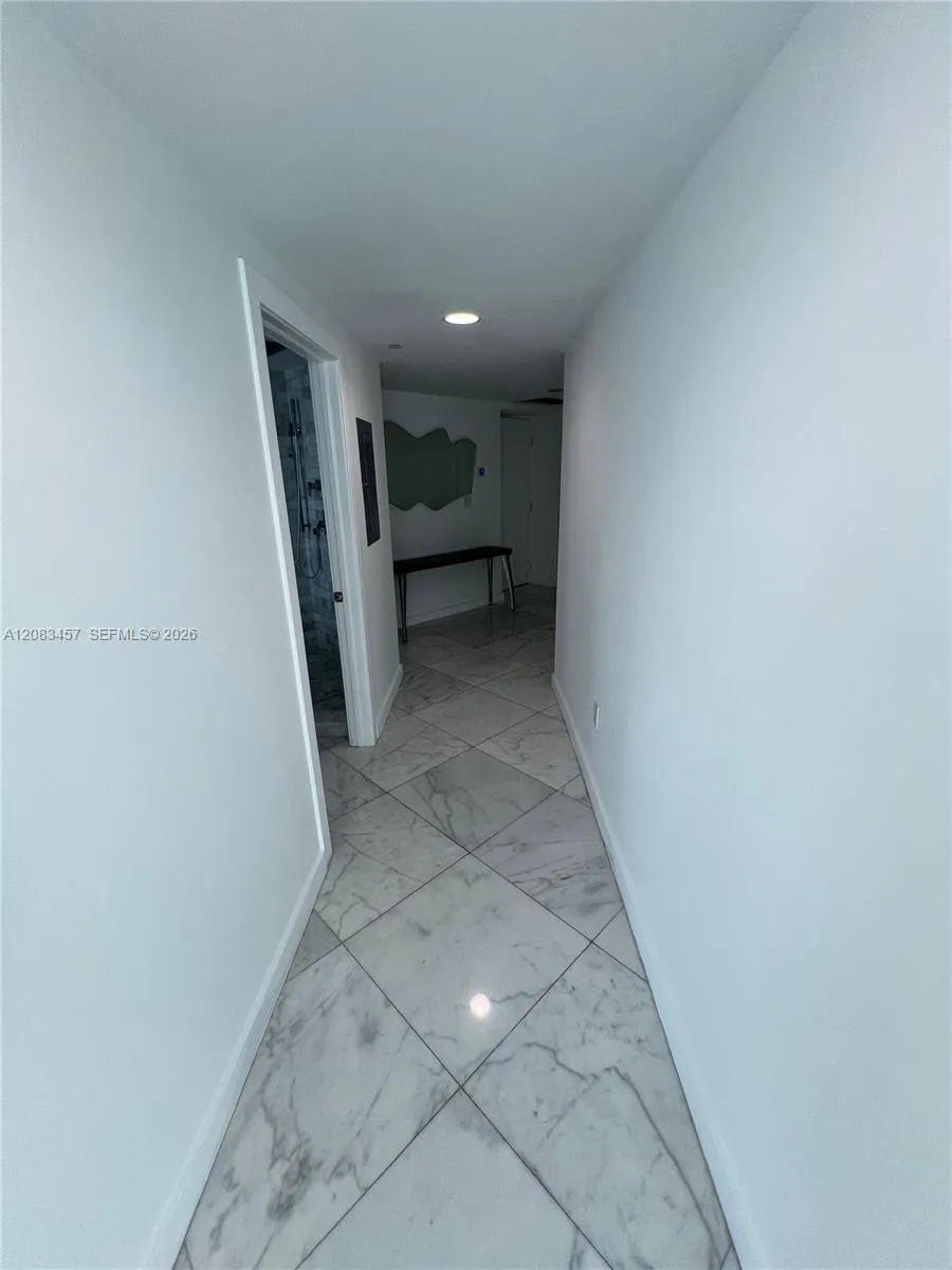 55 SE 6th St #2101 Miami, FL 33131