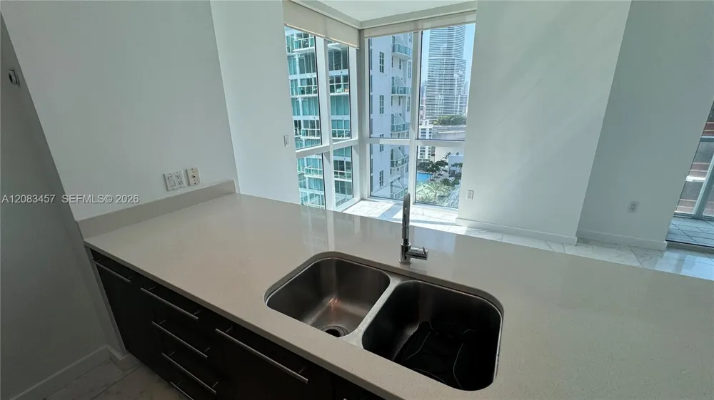 55 SE 6th St #2101 Miami, FL 33131