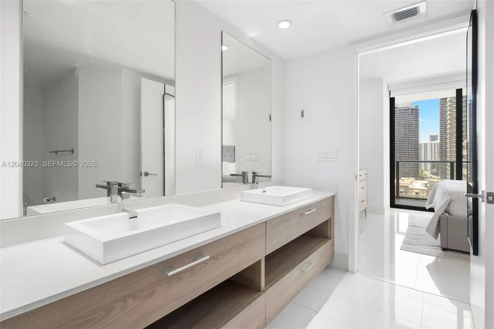 1300 S Miami Ave #2110 Miami, FL 33130