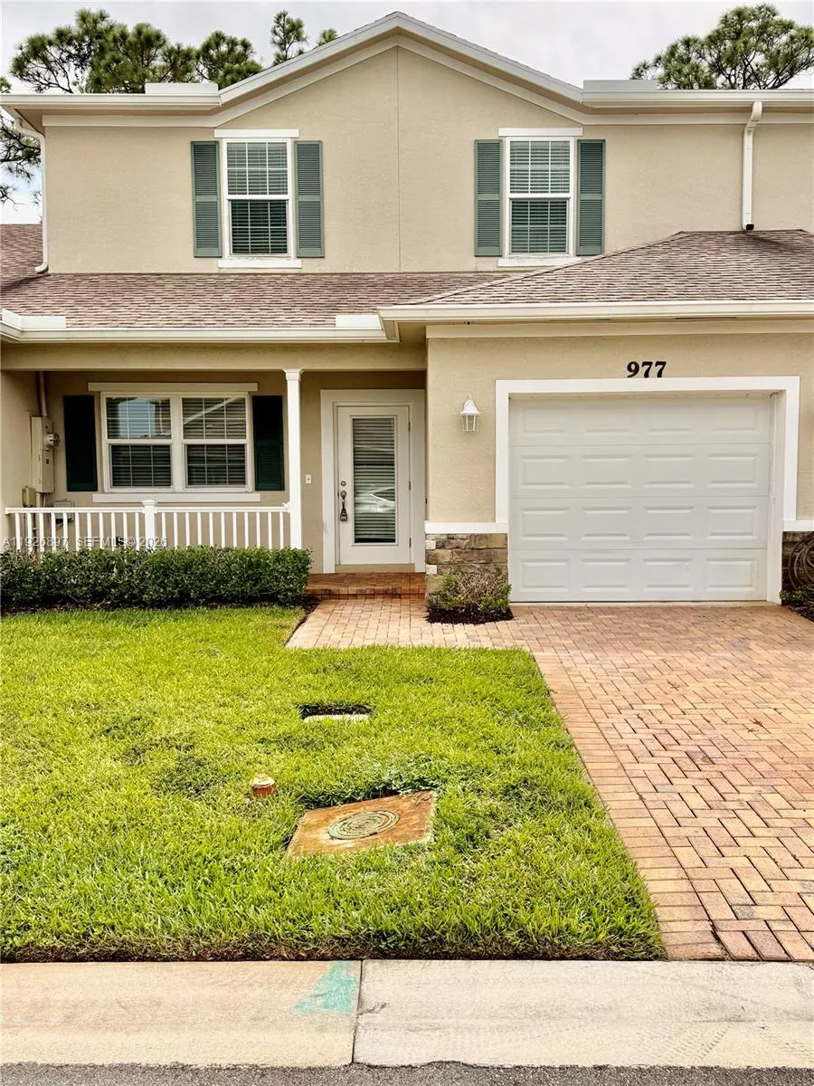 977 NE Trailside Run Port St. Lucie, FL 34983